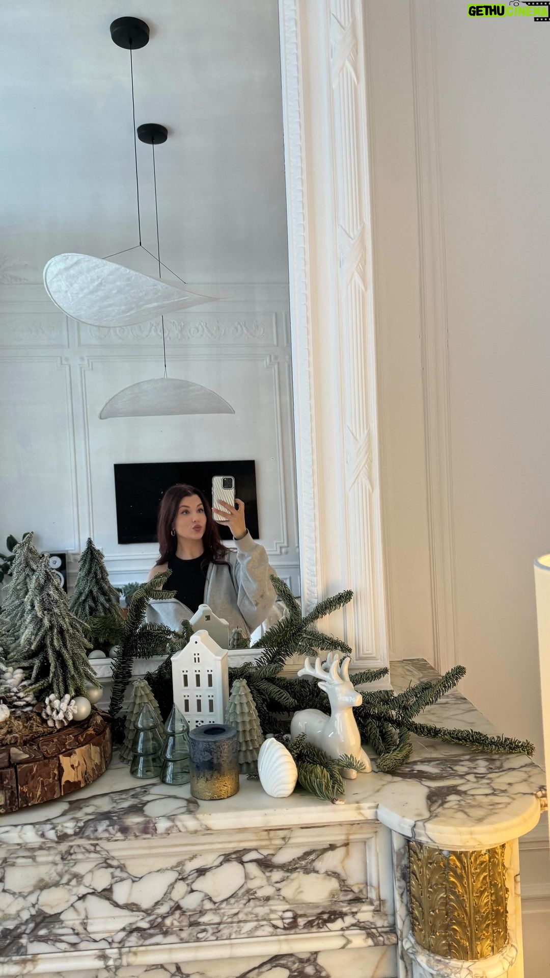 EnjoyPhoenix Instagram - Merci 2023, tu as été douce à bien des égards 🤍