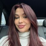 EnjoyPhoenix Instagram - Week 8 🗓️ 1. Une couleur vraiiiiiiiiiment ❤️‍🔥 2. Elle a clamé sa place de reine 👸 3. C’est moi ou on voit un bonhomme ? 🥲 4. J’ai ENFIN fait mon cable management 🖥️ 5. Il assume pas le PFR 🇫🇷 6. La séance qui m’a défoncé le dos 👁️👄👁️ Paris, France