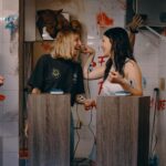 EnjoyPhoenix Instagram - Il y a bien une chose que je ne regrette pas cette année : réussir à sortir de ma zone de confort 📈 Vous n’imaginez pas à quel point je m’épanoui dans la création de contenu différents pour ma chaîne principale, c’était un risque à prendre, et même si parfois c’est compliqué, je suis ultra reconnaissante d’avoir la possibilité de concrétiser mes idées 🤍 Je jongle encore pas mal dans les contenus que je propose, mais la seule chose qui me guide c’est avant tout de m’éclater dans ce que je fais, peut importe le format, la thématique ou les stats 💀 Je veux surtout casser ce schéma où je me mets la pression H24, et continuer dans ma lancée, souhaitez moi bonne chance 😅 Mais sachez que chaque commentaire, like, partage, est toujours pris en compte, lu, apprécié et entendu, alors merci de continuer à me suivre quand mes idées partent dans tous les sens, parce que c’est qui je suis 🙏🏻 PS : vous l’aurez compris, allez voir la dernière vidéo, le lien est dans ma bio 💀 Paris, France