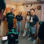 EnjoyPhoenix Instagram - Il y a bien une chose que je ne regrette pas cette année : réussir à sortir de ma zone de confort 📈 Vous n’imaginez pas à quel point je m’épanoui dans la création de contenu différents pour ma chaîne principale, c’était un risque à prendre, et même si parfois c’est compliqué, je suis ultra reconnaissante d’avoir la possibilité de concrétiser mes idées 🤍 Je jongle encore pas mal dans les contenus que je propose, mais la seule chose qui me guide c’est avant tout de m’éclater dans ce que je fais, peut importe le format, la thématique ou les stats 💀 Je veux surtout casser ce schéma où je me mets la pression H24, et continuer dans ma lancée, souhaitez moi bonne chance 😅 Mais sachez que chaque commentaire, like, partage, est toujours pris en compte, lu, apprécié et entendu, alors merci de continuer à me suivre quand mes idées partent dans tous les sens, parce que c’est qui je suis 🙏🏻 PS : vous l’aurez compris, allez voir la dernière vidéo, le lien est dans ma bio 💀 Paris, France