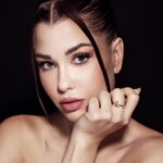 EnjoyPhoenix Instagram – Vous avez tellement aimé ma co-creation avec @courbetofficial que vous en avez fait un des best-seller…👀

On a donc décidé de prolonger la collaboration pendant encore un an et ça c’est fou 💍 vous pourrez encore vous la procurer en 2024 💎

Pour rappel, la bague Galatée est faite en or recyclé 18K et sertie de diamants de laboratoire cognac et blancs. 

Pour fêter ça je vous propose de gagner ma bague dans la couleur d’or de votre choix 🥹( valeur 1490€ )
Pour participer vous devez :
✨Suivre les comptes @enjoyphoenix et @courbetofficial 
✨Me dire en commentaires la couleur de la bague que vous voudriez gagner 🤍
✨Liker le post
(Concours terminé)

Merci pour tout le soutien que vous m’avez apporté cette année encore, j’espère que ce cadeau vous fait plaisir✨

#SustainableJewellery Paris, France