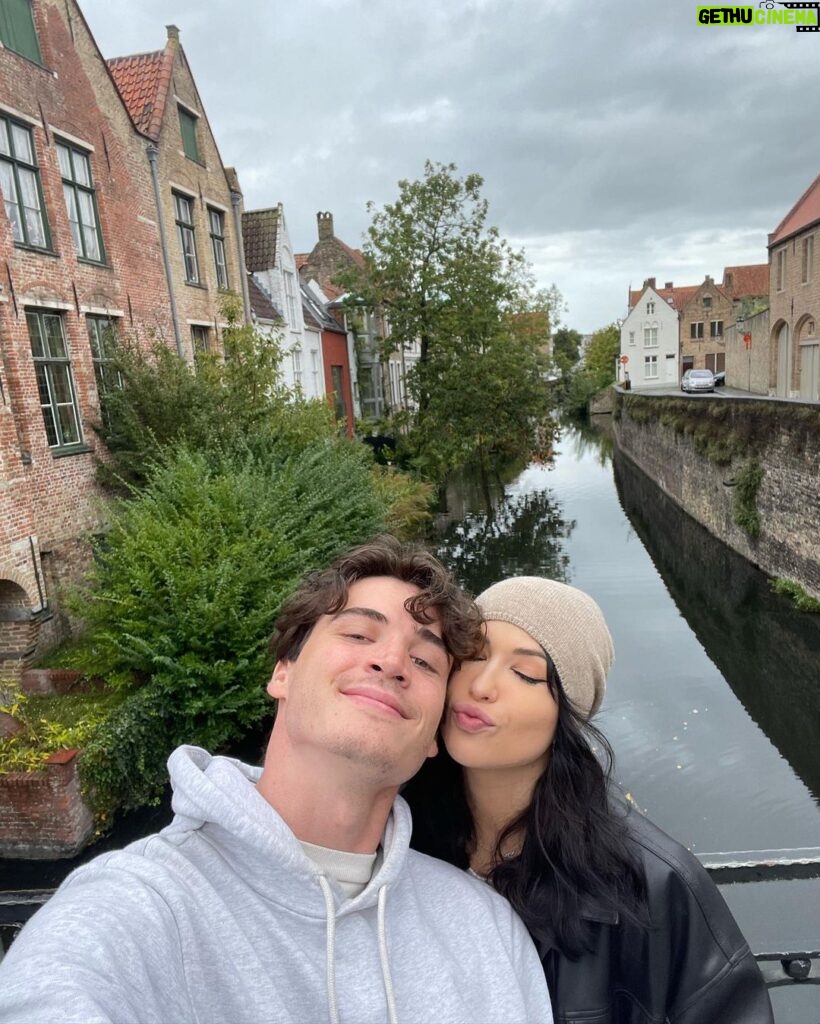 EnjoyPhoenix Instagram - week-end sous la pluie 🌧️ Bruges, Belgium