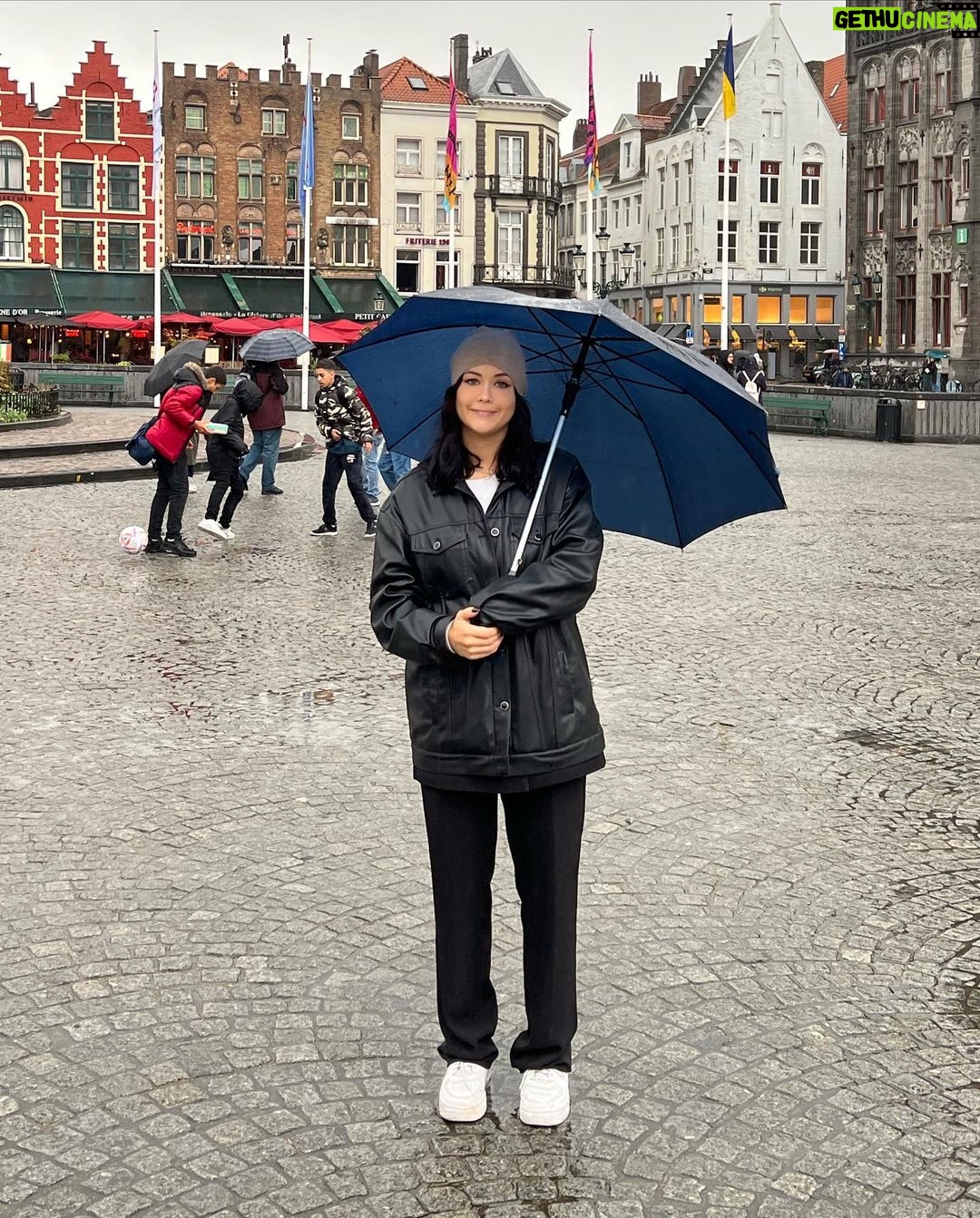 EnjoyPhoenix Instagram - week-end sous la pluie 🌧️ Bruges, Belgium
