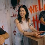 EnjoyPhoenix Instagram - Il y a bien une chose que je ne regrette pas cette année : réussir à sortir de ma zone de confort 📈 Vous n’imaginez pas à quel point je m’épanoui dans la création de contenu différents pour ma chaîne principale, c’était un risque à prendre, et même si parfois c’est compliqué, je suis ultra reconnaissante d’avoir la possibilité de concrétiser mes idées 🤍 Je jongle encore pas mal dans les contenus que je propose, mais la seule chose qui me guide c’est avant tout de m’éclater dans ce que je fais, peut importe le format, la thématique ou les stats 💀 Je veux surtout casser ce schéma où je me mets la pression H24, et continuer dans ma lancée, souhaitez moi bonne chance 😅 Mais sachez que chaque commentaire, like, partage, est toujours pris en compte, lu, apprécié et entendu, alors merci de continuer à me suivre quand mes idées partent dans tous les sens, parce que c’est qui je suis 🙏🏻 PS : vous l’aurez compris, allez voir la dernière vidéo, le lien est dans ma bio 💀 Paris, France