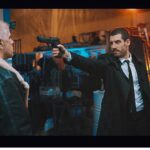 Enrico Oetiker Instagram - “Countdown” è un cortometraggio ambizioso e fresco, che entra a gamba tesa sugli schemi tradizionali del nostro modo di fare cinema. È un action-thriller girato in lingua inglese, condito da combattimenti ed effetti speciali. Scritto e diretto da quel pazzo di @giovanni_roviaro con la fotografia geniale di @jheison_garcia_dop . Al mio fianco, @alessandroarcodia ed @andreavenditti_ , compagno di ore ed ore di prove di lotta coreografata, sudore, risate e costole incrinate per davvero. Bruce Lee spostati... Stiamo arrivando ⏱💼