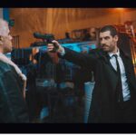 Enrico Oetiker Instagram – “Countdown” è un cortometraggio ambizioso e fresco, che entra a gamba tesa sugli schemi tradizionali del nostro modo di fare cinema. È un action-thriller girato in lingua inglese, condito da combattimenti ed effetti speciali. Scritto e diretto da quel pazzo di @giovanni_roviaro con la fotografia geniale di @jheison_garcia_dop . Al mio fianco, @alessandroarcodia ed @andreavenditti_ , compagno di ore ed ore di prove di lotta coreografata, sudore, risate e costole incrinate per davvero. 
Bruce Lee spostati… Stiamo arrivando ⏱💼