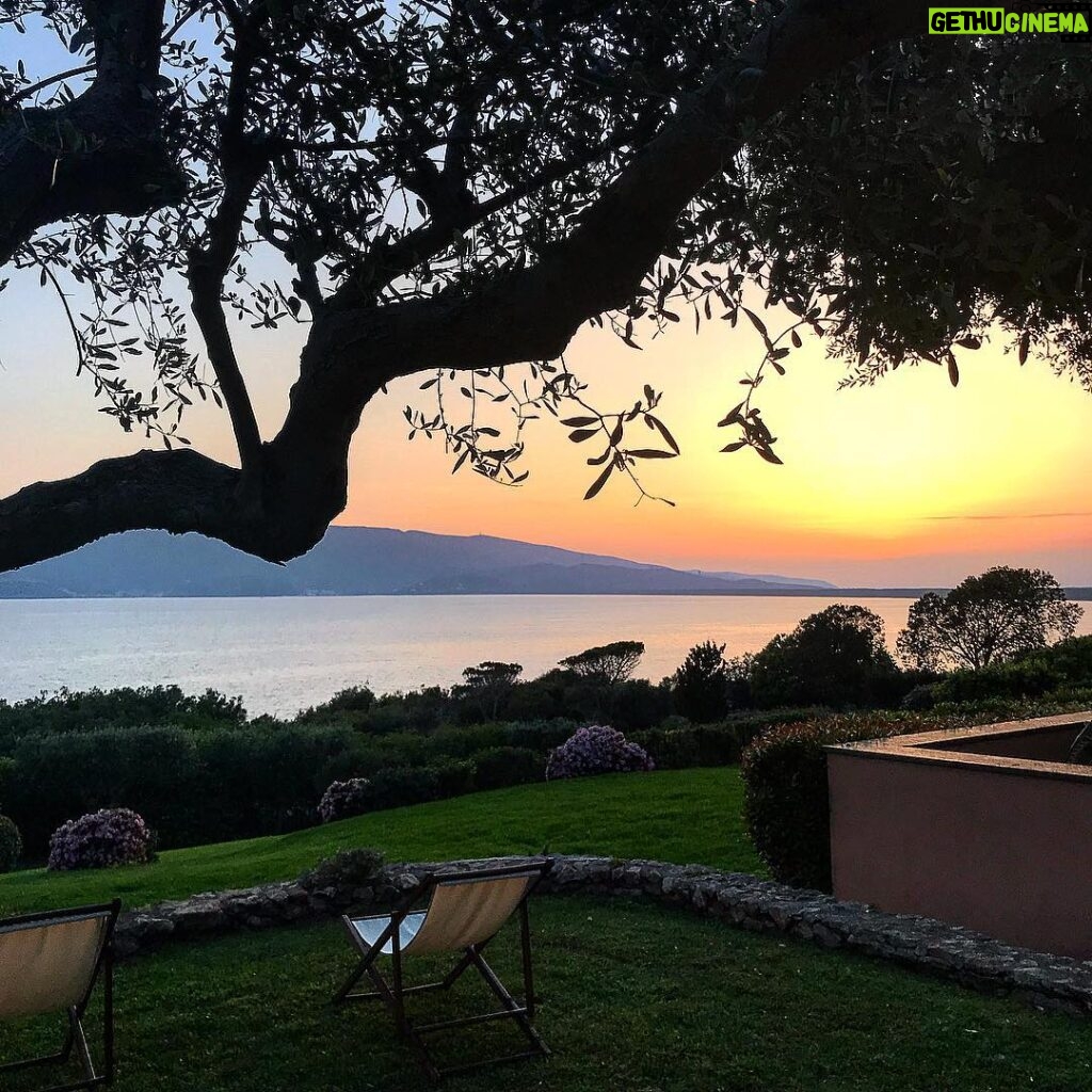 Enrico Oetiker Instagram - My happy place☀️ Ansedónia, Toscana, Italy