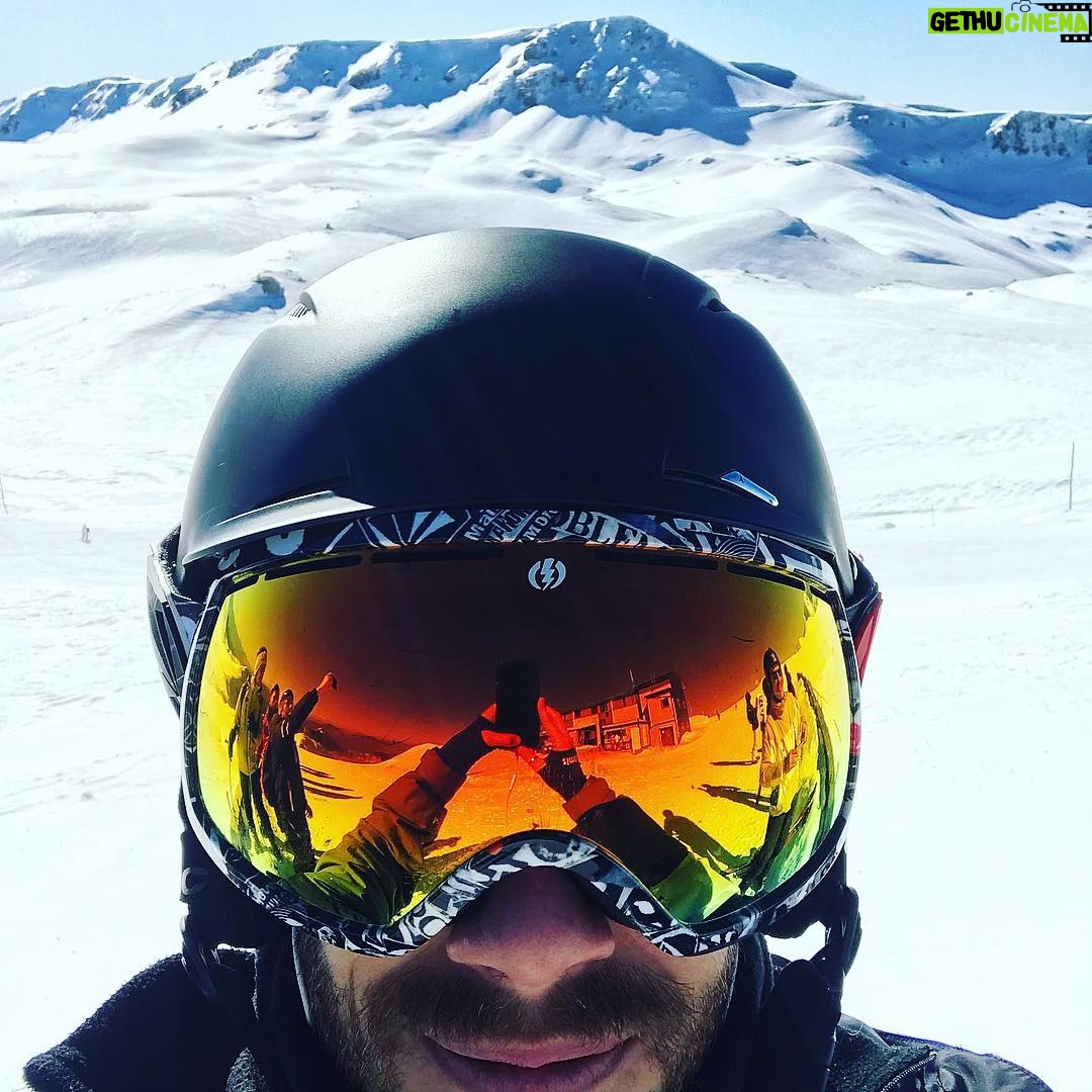 Enrico Oetiker Instagram - Sweet escape 🗻🏂💨 🏢🏢🏗🏢 Roccaraso