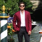 Enrico Oetiker Instagram - Sbarco al lido 🚤 Total look @etro Press agency @mpunto_comunicazione #venezia74 #style #enricoetiker #actorslife Hotel Excelsior Venice Lido Resort