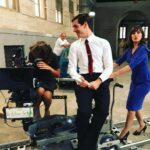 Enrico Oetiker Instagram - Quotidianità s. f. [der. di quotidiano]. – Il fatto, la caratteristica di essere quotidiano, di determinarsi e ripetersi tutti i giorni. Chi mi conosce lo sa, non sono mai stato un grande fan della quotidianità. Eppure, in un momento come questo, la cosa che più mi manca è guardarvi negli occhi e dirvi la cosa più banale -e rassicurante- del mondo: “a domani”.