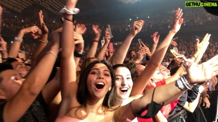 Enrique Iglesias Instagram - Chicago 1 ✔️🔥🔥 Chicago 2 tonight! 💥💥💥 Allstate Arena