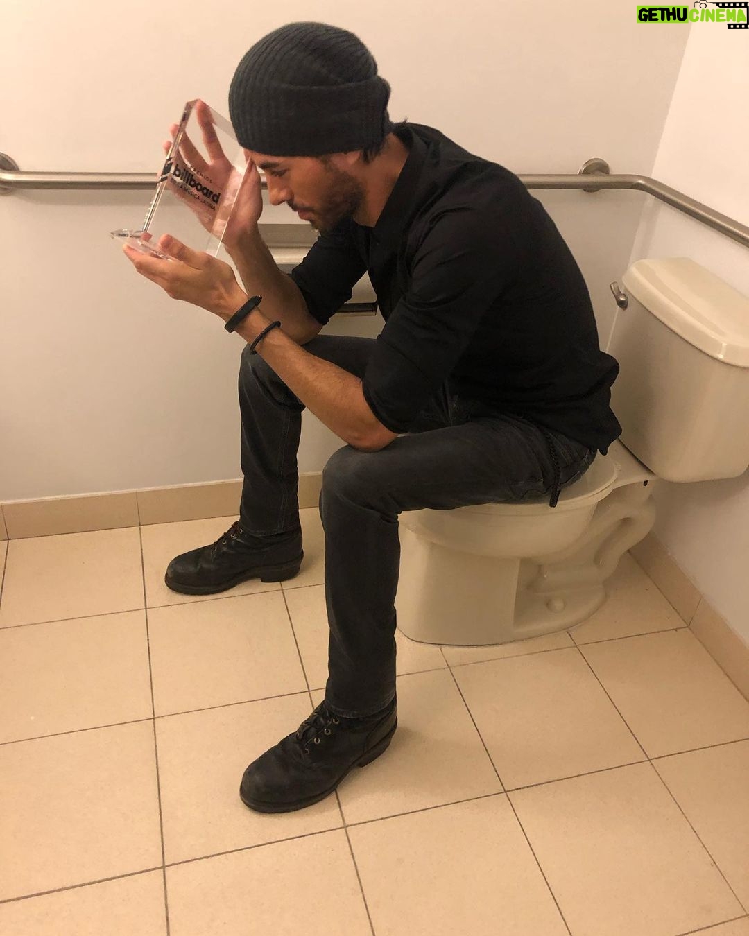 Enrique Iglesias - 642.7K Likes - ššŖ