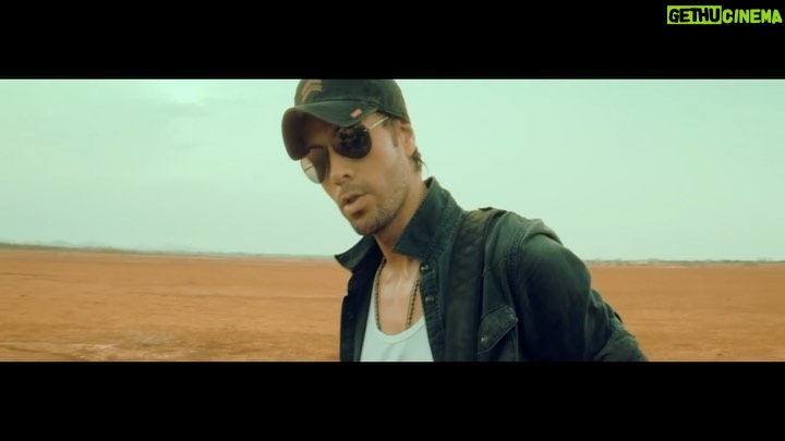Enrique Iglesias Instagram - #TBT Panama May 2016... Duele El Corazoฬn #video... time flies ๐ ๐ ๐ @wisin