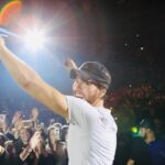 Enrique Iglesias Instagram - When the crew is having fun... #ThankYou #Slovakia!! #Happy #Halloween