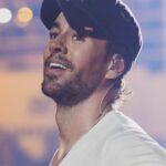 Enrique Iglesias Instagram - 🤟🤟🤟 Bratislava & Milan!!! You’re next 😜 📷: @alansilfen Romania