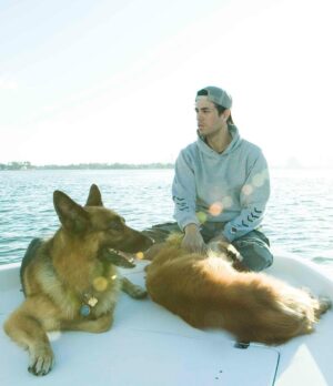 Enrique Iglesias Instagram - #tbt to hanging with my best friends ☀️☀️