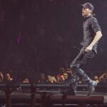 Enrique Iglesias Instagram - 🤟🤟🤟 Bratislava & Milan!!! You’re next 😜 📷: @alansilfen Romania