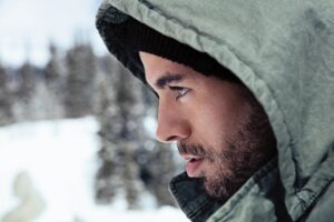 Enrique Iglesias Instagram - “when somebody plays music, you listen. you just follow those sounds, and eventually you understand the music. the point can't be explained in words because music is not words, but after listening for a while, you understand the point of it, and that point is the music itself.” - Alan Watts - #DESPUESQUETEPERDI #Music #Video @jonzmen