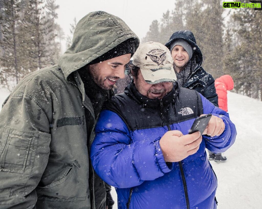Enrique Iglesias Instagram - good times behind the scenes #DESPUESQUETEPERDI #TBT @jonzmen Colorado