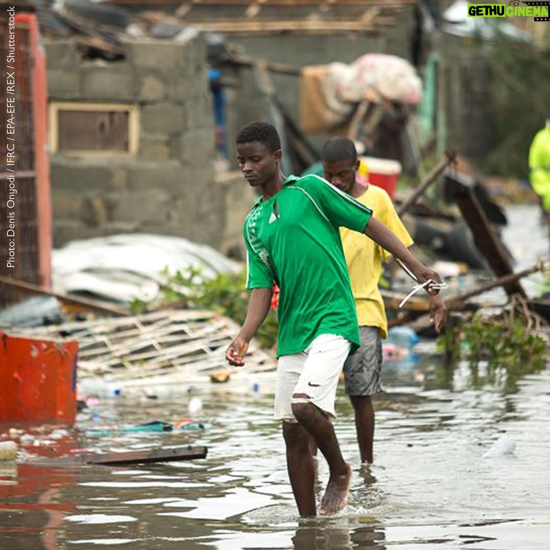 Enrique Iglesias Instagram - My thoughts are with the thousands of kids and families affected by #CycloneIdai in #Mozambique #Malawi and #Zimbabwe. Please consider giving to @SavetheChildren who is helping those in need.