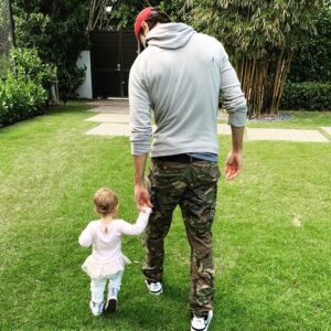 Enrique Iglesias Instagram - Celebrating all the women around the world today, and every day!! Celebrando las mujeres hoy y todos los días #internationalwomensday