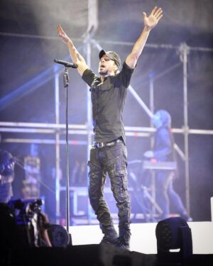 Enrique Iglesias Instagram - 🙏🏻