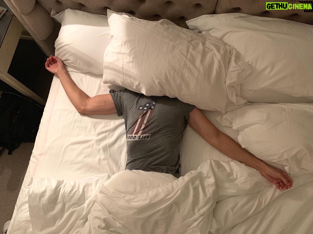 Enrique Iglesias - 372.5K Likes - #Brussels ready for tonight... just need 12 more hours of sleep š¤Ŗš#jetlag