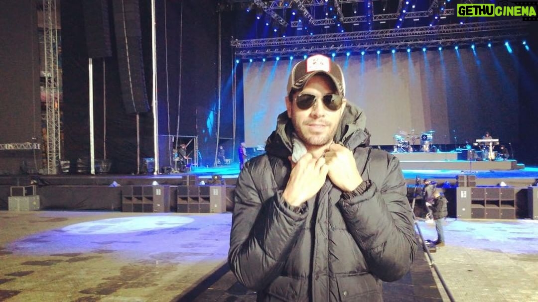 Enrique Iglesias Instagram - See you tomorrow #Kiev #Ukraine