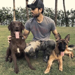 Enrique Iglesias Instagram - #sundayvibes 👅👅