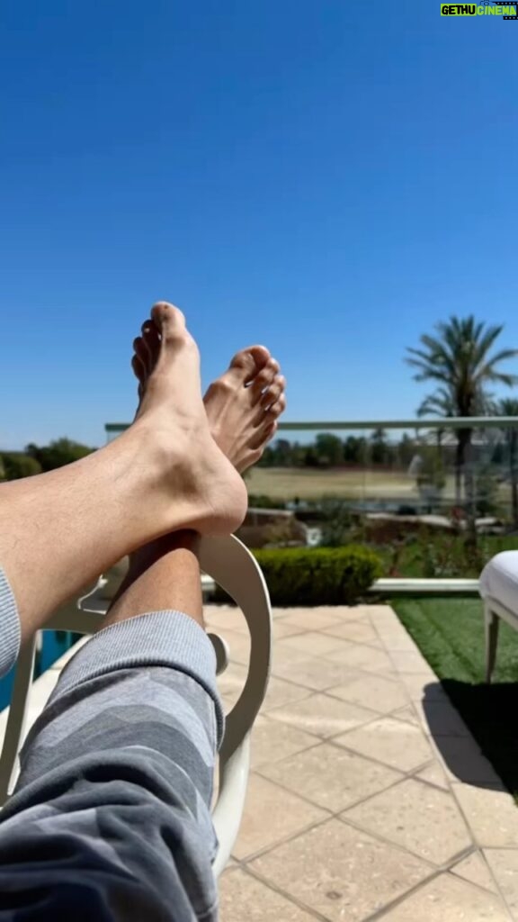 Enrique Iglesias Instagram - just got to Vegas. Chillin 😎!!! Ready for two amazing nights at @resortsworldlv 🎟 axs.com/enriqueinvegas Las Vegas, Nevada