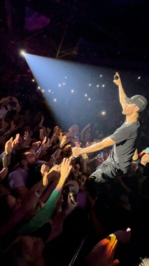 Enrique Iglesias Instagram - thank you #Poland!!!!! 🇵🇱 🇵🇱 🇵🇱