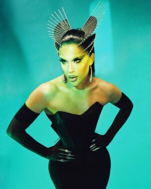 Envy Peru Instagram - 💫MUGLER 💫

🛸 Publication for @mirror_mirror_magazine in
@hm x @muglerofficial
——
Photography: @philinevandenhul 
Visualisation: @phil.and.phill
Styling & artdirection: @marjabennebroek
Hair: @wigmayson
Nails: @samu.el
——
#Mugler #HM #MuglerHM #thierrymugler