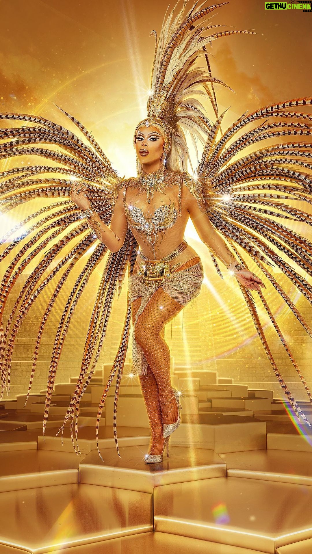 Envy Peru - 28.1K Likes - Giving Inca G.O.D.D.E.S.S at the grand finale of Make Up Your Mind
——
Couture: @manzanaresny
——
#MakeUpYourMind #transformation #makeup #love #inca #goddess #peru #envyperu