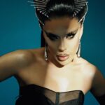 Envy Peru Instagram - ✨MUGLER✨ BTS vs Result Publication for @mirror_mirror_magazine in @hm x @muglerofficial Photography: @philinevandenhul Visualisation: @phil.and.phill Styling & artdirection: @marjabennebroek Hair: @wigmayson Nails: @samu.el —— #Mugler #HM #MuglerHM #ThierryMugler #futuristic