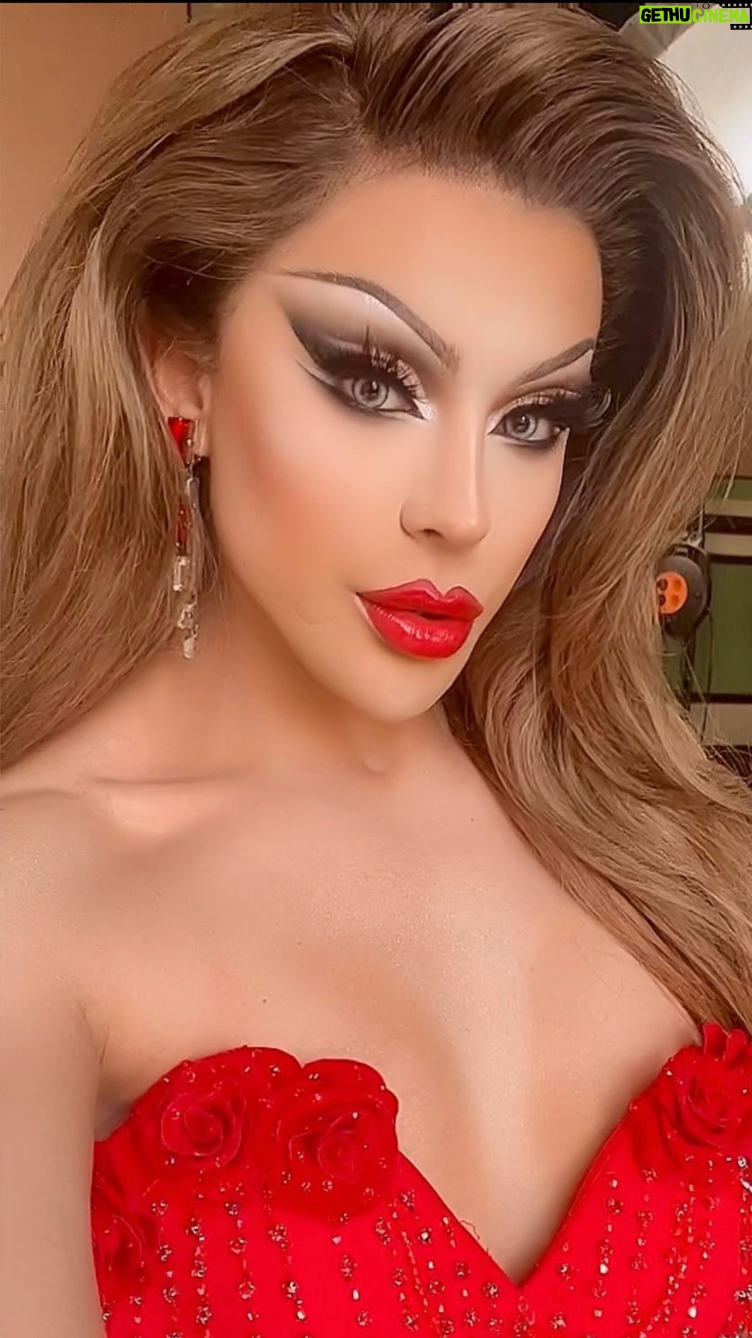 Envy Peru Instagram - When your glam is right, and you find the good light ✨❤️ 💄💋: @cursedcosmetics_ @jessie_maya_ ——— #envyperu #rupaulsdragrace #foryou #fyp #foryoupage #viral #transformation #dragqueen #love #queen #disco #lgbtq