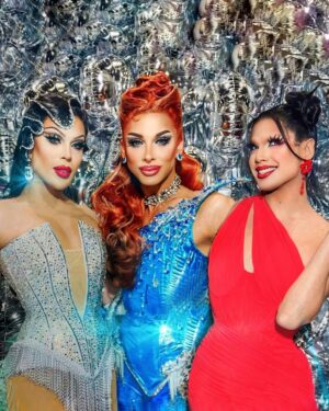 Envy Peru Instagram - 🇵🇪🇪🇸🇲🇽 @rupaulsdragcon UK 2023
Me encantan estas foto’s con estas estrellas 🫶🏼💫❤️
——
📸: @soylaquefui
——
#envyperu #rupaulsdragrace #dragconuk #peru #spain #mexico