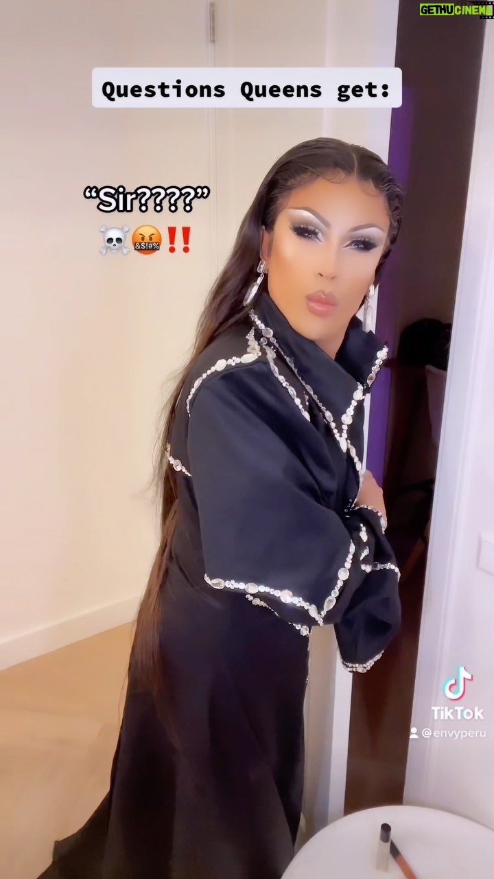 Envy Peru Instagram - Can the Queens relate 🤣? What is your most funny, interesting or annoying question you received in Drag? —— #makeup #drag #fashion #powerofmakeup #transformation #instagram #rupaulsdragrace #makeupartist #queen #questions