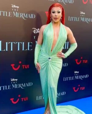 Envy Peru Instagram - 🔱🐠 The Little Mermaid 🧜🏼‍♀️ 🦀

What an amazing movie premiere @disneynl organised. I was so excited to see The Little Mermaid in live action and I was mind blown. There was a time when this seemed impossible. Beautiful movie and it brought back so many memories from when I was child. Loved it 💙

——
Photo 1, 3-5: @edwinsmulders
——
#thelittlemermaid #disney #Ariel #mermaid #love