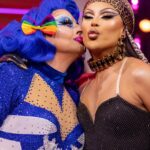 Envy Peru Instagram - Wat was het weer een waanzinnig seizoen van Make Up Your Mind ❤️✨ In een tijd waar er discussies in de wereld worden gevoerd of Drag verboden zou moeten worden in openbare ruimtes omdat het “gevaarlijk” zou zijn, en met het toenemende geweld en agressie naar leden van onze LHBTQ+ community ben ik ontzettend trots dat wij in Nederland een programma als Make Up Your Mind prime-time op zaterdagavond uitzenden. Drag is een kunstvorm, vak, een statement, liefde en vooral entertainment. En dit allemaal hebben we mogen terugzien in de spectaculaire finale. Aan de kandidaten die ik heb mogen begeleiden en coachen in hun weg naar de catwalk; Dankjewel voor het vertrouwen, jullie kwetsbaarheid en volledige overgave 🙏🏼. Mannen zoals jullie hebben wij als community nu meer nodig dan ooit. Helden 🫶🏼❤️Jullie zijn er voor gegaan en hebben allemaal ervaren dat het lang niet zo makkelijk is wat wij Queens doen. Zal geen namen noemen 😜 Wat ben ik @herrie_makers, @carloboszhard, @rtl.nl en het hele team dankbaar dat ik zo’n groot onderdeel mag zijn van dit fantastische programma. Jullie maken het met zoveel liefde, dat zie je terug. Elke keer is het feest en moet ik mezelf even knijpen. Daar had kleine Boris alleen van kunnen dromen vroeger 🥹🫶🏼❤️ Naar alle MUA’s.. wat hebben jullie wederom fantastisch werk geleverd. Zo trots op jullie! Bedankt voor al jullie lieve berichtjes. Zo fijn te lezen dat jullie genoten hebben van de afleveringen. Hopelijk zijn we snel weer terug met een nieuw seizoen ✨🤩✨ Wat waren jullie favoriete momenten dit Make Up Your Mind seizoen? 😍 —— Photo: @robster16 —— #MakeUpYourMind #transformation #makeup #love #inca #goddess #peru #envyperu