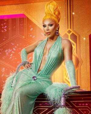 Envy Peru Instagram - Make Up Your Mind is back 💥 8th April Saturday night prime time at 8:00 on RTL4 🪩 I’m so proud that we in The Netherlands can celebrate and educate people about the art-form of drag on prime time television! Especially during this time with so many anti LGBTQ+ issues happening in the world.

Which celebrity Dragqueen has what it takes to convince me and my drag jury with their performances and goes home with the win? 👑 Get ready because you are in for a treat 🤩

Oh, and isn’t the color combo of my promo look delicious? 🥰
——
Photo: @robster16
——
#envyperu #makeupyourmind #makeup #transformation #love