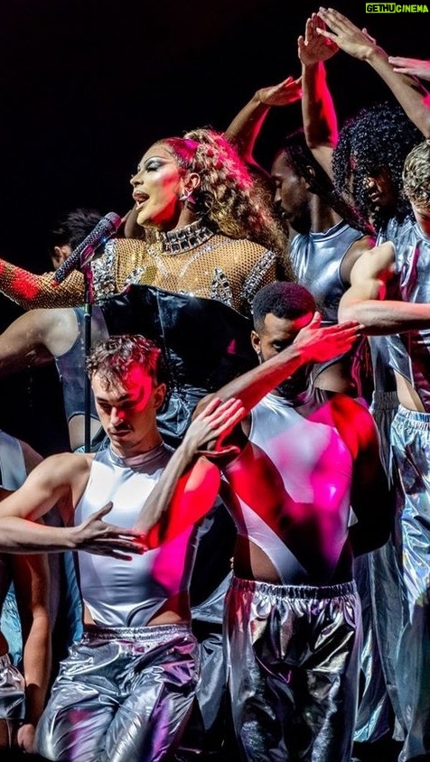 Envy Peru - 26.1K Likes - ✨Werq The World ✨ Dancers ❤️
Minutes before showtime getting hyped and excited with all my beautiful and insanely talented dancers who made the whole vision come to life!
My friend and choreographer @jorgeeeeeeeeee, assisted by @ryandb_ and @irisshlomo did an absolute amazing job creating the choreography for this set and handpicking these young stars alongside my 4 regular dancers.
You not always get the opportunity to perform in the ZiggoDome so I took this chance with both hands to create an amazing preshow for you all 🫶🏼❤️
I’m so happy I’ve got the chance to meet and dance alongside these stars. An Envy army of 14 dancers and I’m so grateful for each and every one of them 🤩
I wish I could do it all over again 🥹 I’m so happy 🫶🏼
Thank you drag fans for the love and all the messages! @vossevents @werqtheworld @worldofwonder for having me and my sisters. The Holland queens brought it and that makes me so proud ❤️🇳🇱
To my team who helped me, words are not enough to thank you!
#rupaulsdragrace #werqtheworld #ziggodome #renaissanceworldtour #beyonce #dancers