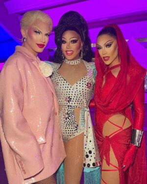 Envy Peru Instagram - My first time in Canada 🇨🇦 Montreal was truly one to remember. Thank you so much @ritabagaz and @yannick_brouillette for bringing me to perform during @fiertemontreal 🫶🏼 I had such an unforgettable experience ❤️

What a great stage and line-up of Queens and Kings that shows the art-form in so many amazing ways.

The crowd during the show was also incredible 🤩 Thank you all for the amazing energy and for all the nice words during the M&G ❤️

Big thank you to @bookingcom Travel Proud program and @intercontinentalmontreal for giving me 2 extra stays in your beautiful city ❤️

Hope to be back soon 🍁🇨🇦

Show Video’s: @david___stuart @mimiprettyheart

#fiertemontreal #montrealpride #canada #montreal