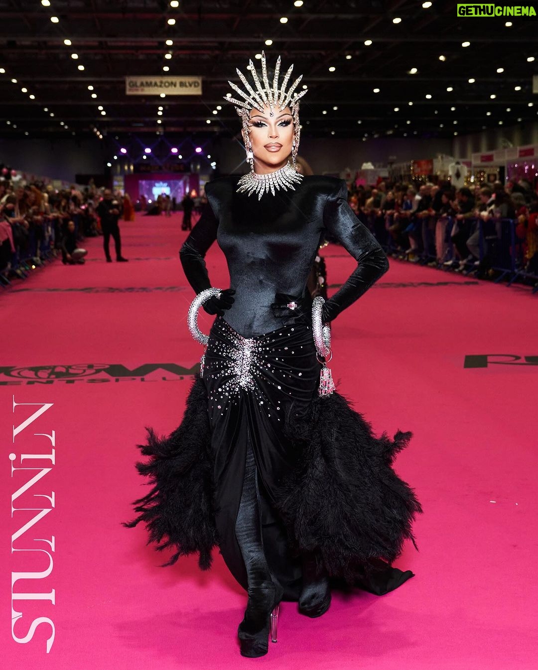 Envy Peru Instagram - What a magical weekend it was meeting and seeing you all again during @rupaulsdragcon 2024 🇬🇧 Thank you so much for the love, support, appreciation, gifts and loyalty. I am beyond grateful ❤️ Couldn’t have done it without my amazing Travel Proud partner @bookingcom and team who did an excellent job making everything perfect. My bf @spryro, @jefstuut, @terencebempah, @ryandb_ , @l_ogan_roach_ , @dragsofanarchy team and @jorgeantoniofujizaki (from a distance) ❤️ You all made this weekend one to remember forever. The energy, friendship and love was vibrant and I really love and adore all of you 🥹🫶🏼 Photo: @stunnin.mag @cyrieljacobs #rupaulsdragcon #rupaulsdragrace #rupaulsdragconuk #dragconuk #excellondon #dragraceholland #dragcon2024 #rupaulsdragcon2024 #pinkcarpet #worldofwonder #wowpresentsplus #pinkcarpet ExCeL London