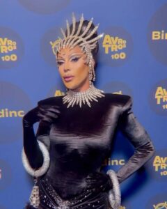 Envy Peru Instagram - Televizier Ring Gala, the national television awards with the sweet @herrie_makers representing for Make Up Your Mind 🌟 What a night, congratulations to all the winners! Oh yes, I was feeling this look ✨ —— Look: @iammamaqueen Hair @parizhair Photo: @edwinsmulders & @joy.hansson Bracelets made by me Headpiece inspired by Thierry Mugler ‘99 Tiara #televizier #televizierringgala #thierrymugler #tiara #redcarpet #queen Televizier-Ring Uitreiking Carre, Amsterdam