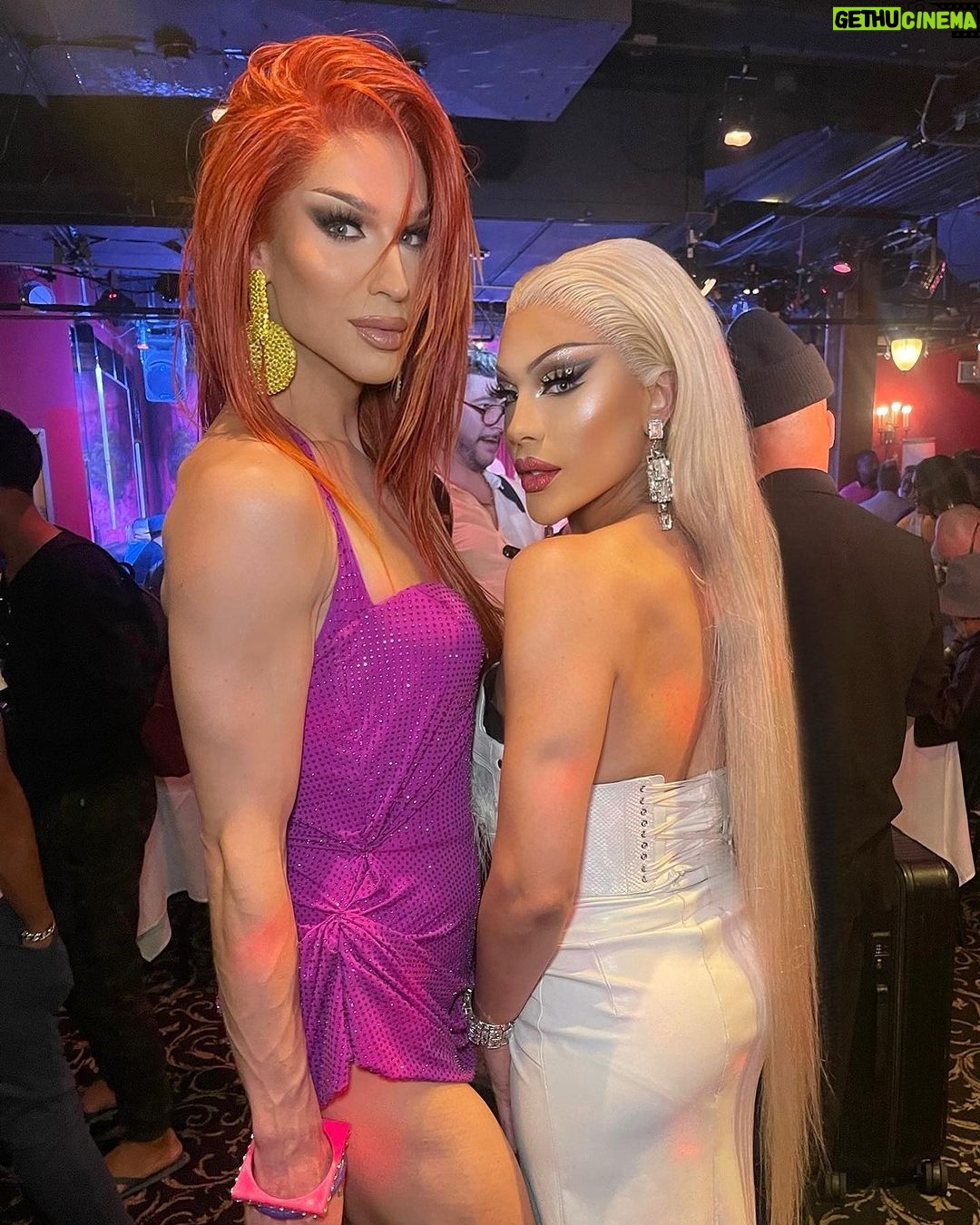 Envy Peru Instagram - 🇺🇸 Chicago 🇺🇸 Meeting all the icons and seeing all the excellence in Chicago was truly inspiring ⭐️ Loved being in Chicago for a whole week and making beautiful memories with my sisters @vanessavancartier and @janeyjacke and meeting so many amazing and talented queens. After watching the @continentalpageantry for years online it was time to finally see it in the theater and experiencing all the amazing talented contestants and previous winners live. What a week to remember and I’m truly mind blown! 🤩 So proud of our 3 girls @miss_stephany_from_belgium @thecountess.official and @queenhoffmann for representing Queen of the North Continental! You girls did that 🫶🏼❤️ Thank you @marcovalkdragshow and Frank for this amazing week and for being the absolute best ❤️ love you —— Look and accessories: @vandenbergbjorn ✨ —— #continentalpageantry #chicago #misscontinental2024 #misscontinental Chicago, Illinois