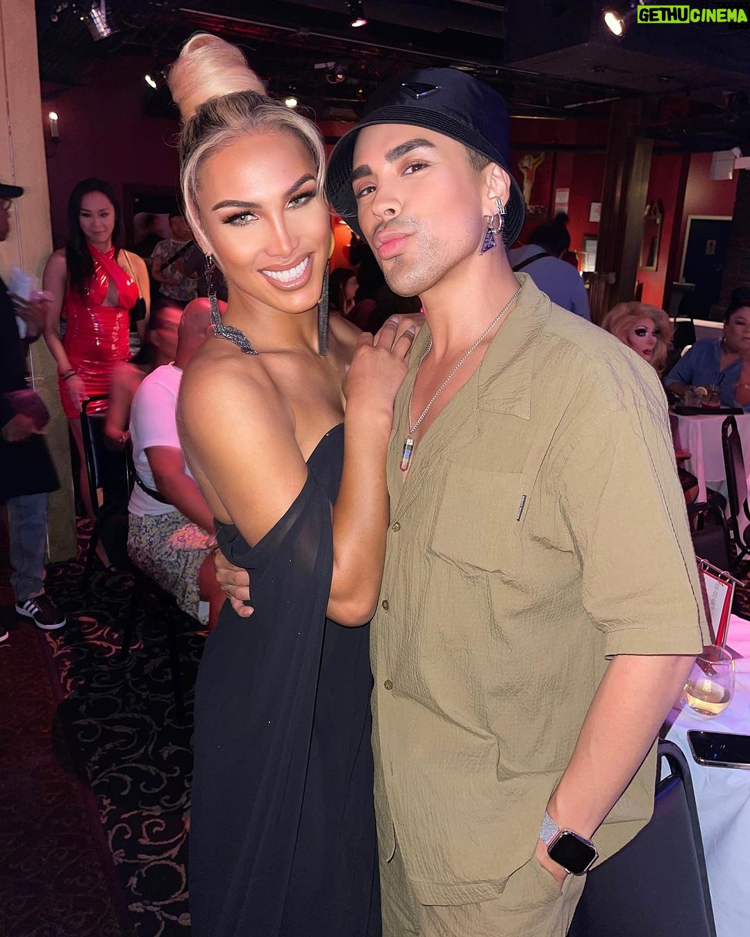 Envy Peru Instagram - 🇺🇸 Chicago 🇺🇸 Meeting all the icons and seeing all the excellence in Chicago was truly inspiring ⭐️ Loved being in Chicago for a whole week and making beautiful memories with my sisters @vanessavancartier and @janeyjacke and meeting so many amazing and talented queens. After watching the @continentalpageantry for years online it was time to finally see it in the theater and experiencing all the amazing talented contestants and previous winners live. What a week to remember and I’m truly mind blown! 🤩 So proud of our 3 girls @miss_stephany_from_belgium @thecountess.official and @queenhoffmann for representing Queen of the North Continental! You girls did that 🫶🏼❤️ Thank you @marcovalkdragshow and Frank for this amazing week and for being the absolute best ❤️ love you —— Look and accessories: @vandenbergbjorn ✨ —— #continentalpageantry #chicago #misscontinental2024 #misscontinental Chicago, Illinois