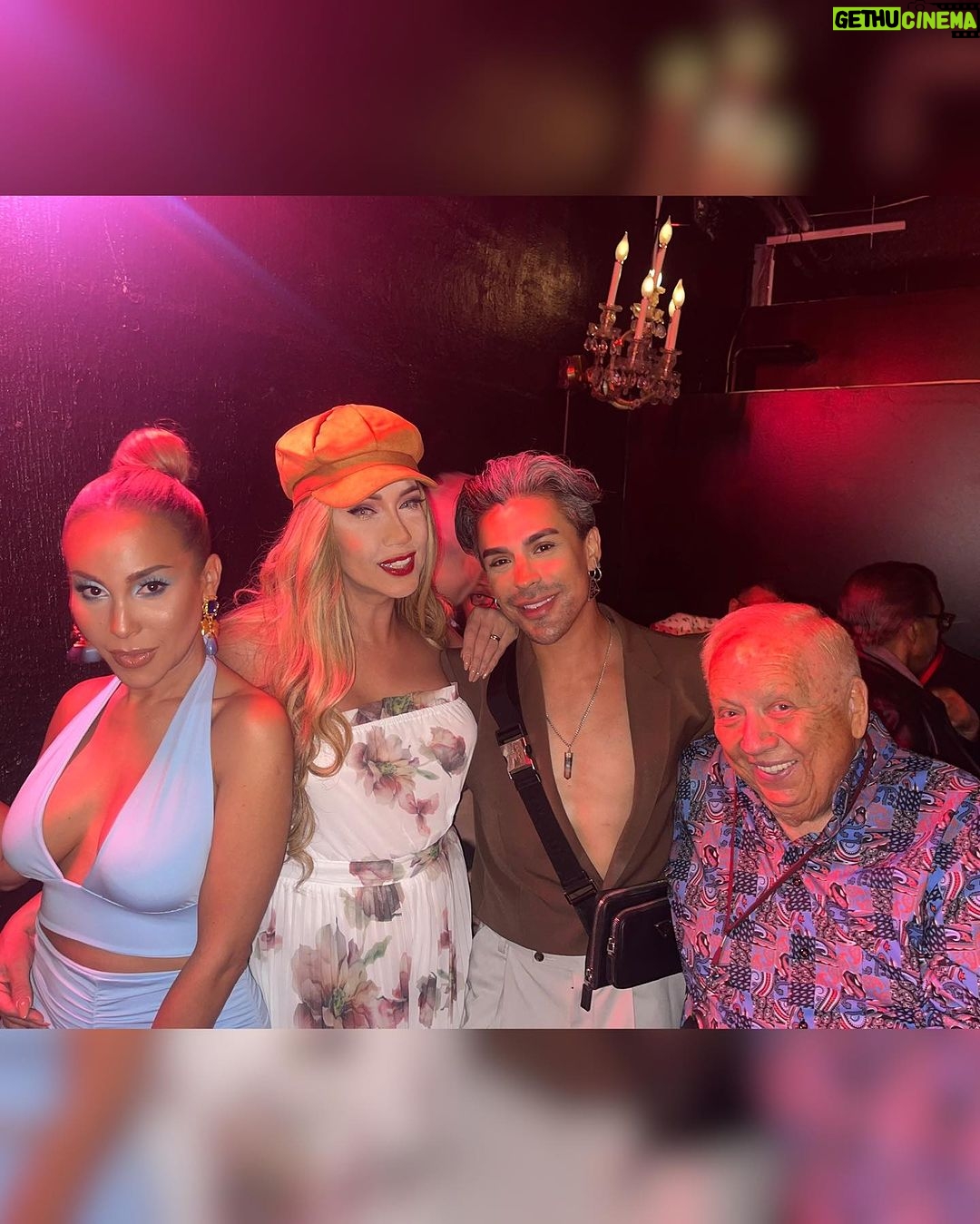 Envy Peru Instagram - 🇺🇸 Chicago 🇺🇸 Meeting all the icons and seeing all the excellence in Chicago was truly inspiring ⭐️ Loved being in Chicago for a whole week and making beautiful memories with my sisters @vanessavancartier and @janeyjacke and meeting so many amazing and talented queens. After watching the @continentalpageantry for years online it was time to finally see it in the theater and experiencing all the amazing talented contestants and previous winners live. What a week to remember and I’m truly mind blown! 🤩 So proud of our 3 girls @miss_stephany_from_belgium @thecountess.official and @queenhoffmann for representing Queen of the North Continental! You girls did that 🫶🏼❤️ Thank you @marcovalkdragshow and Frank for this amazing week and for being the absolute best ❤️ love you —— Look and accessories: @vandenbergbjorn ✨ —— #continentalpageantry #chicago #misscontinental2024 #misscontinental Chicago, Illinois