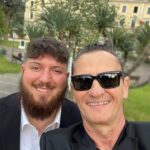 Enzo Salvi Instagram - Oggi 30 Agosto è’ un giorno Speciale ❤️❤️ "L’amore non consiste nel guardarsi l’un l’altro, ma nel guardare insieme nella stessa direzione. Buon anniversario di Matrimonio a noi ❤️ 31 anni ❤️ Sei il mio tutto ❤️ @garby.63 Ti ho donato la vita, ma tu hai reso speciale la Mia. Ti voglio bene figlio mio! AUGURI di Buon Compleanno ❤️ 30 anni 🎂 @manuel_salvi_ Ostia Lido