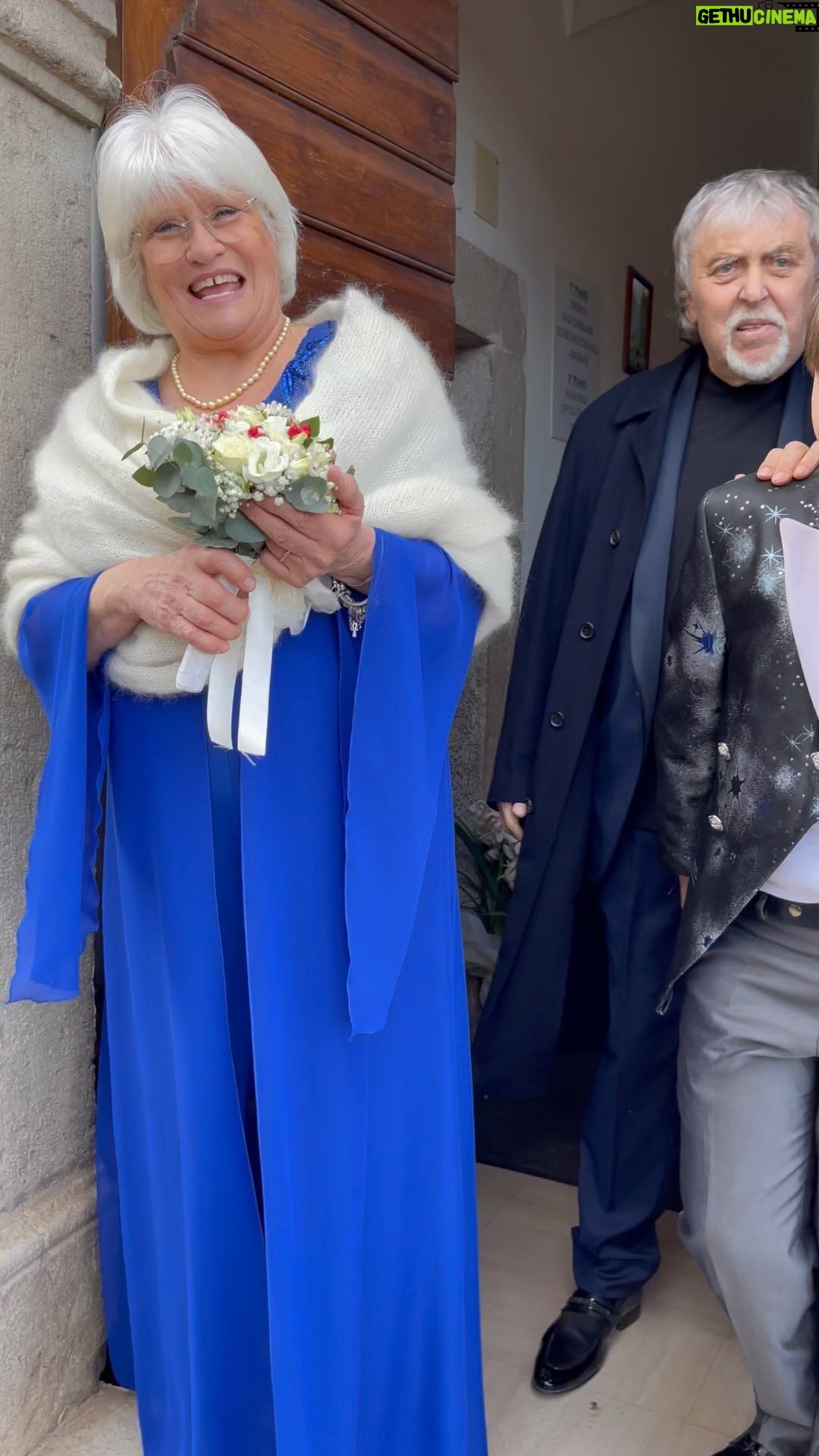 Enzo Salvi - 7.1K Likes - Oggi 14 Gennaio si sono spostati i miei amici Fraterni @simonettabenincasa @mattiolimaurizioreal sono felice ed emozionato per aver festeggiato con loro un giorno indimenticabile di Amore puro❤️❤️