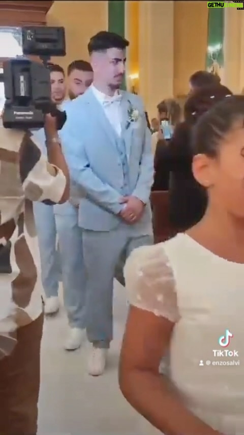 Enzo Salvi - 2.1K Likes - PIANGO😂😂😂😂😂😂 W GLI SPOSI